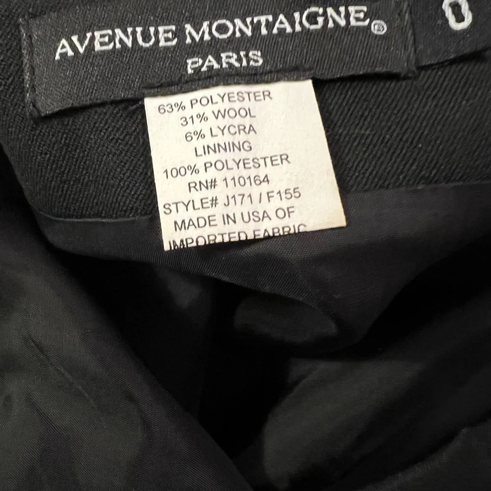 Avenue Montaigne black wool “mermaid” skirt, fully lined. Size 0.